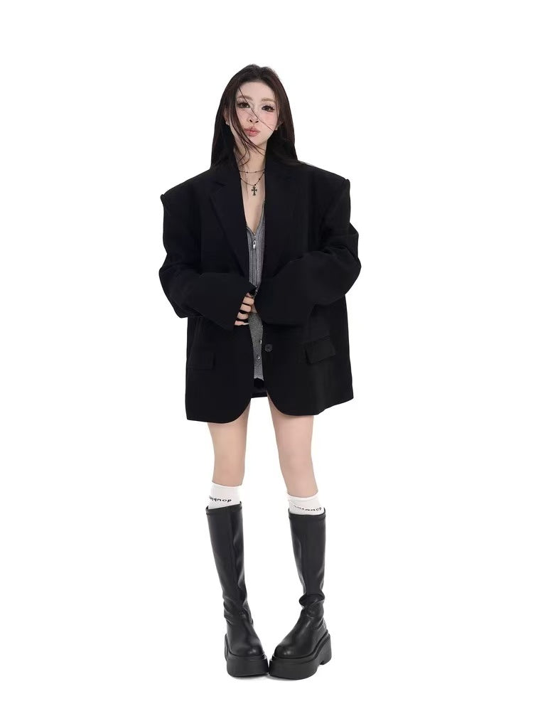T1343   Women's suits