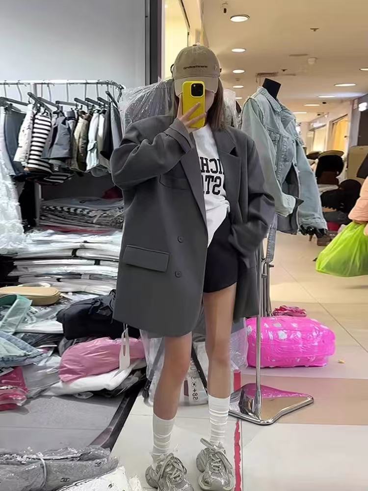 T1344    Women's suits