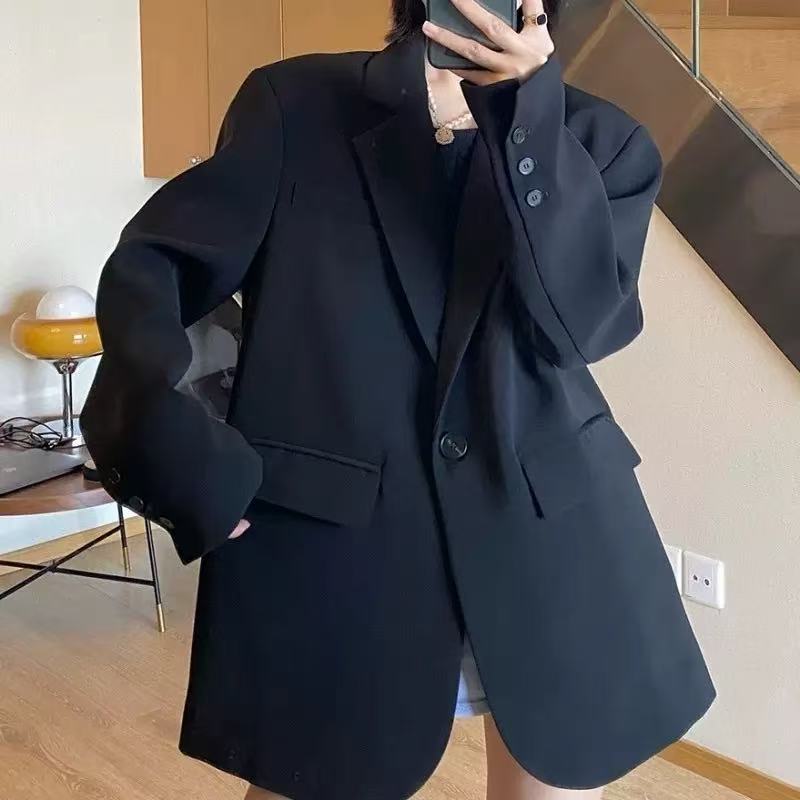 T813  Women's suits