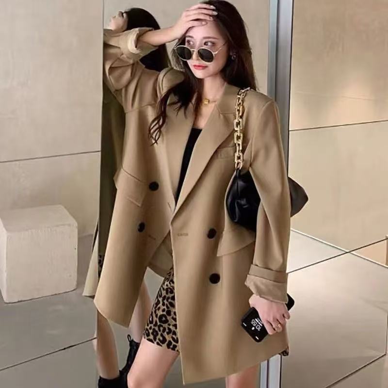 T1124  Women's suits