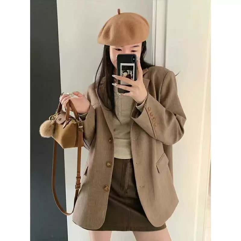 T735  Women's suits