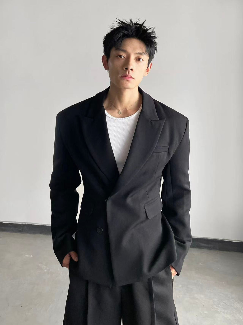 T1376 Men's suits