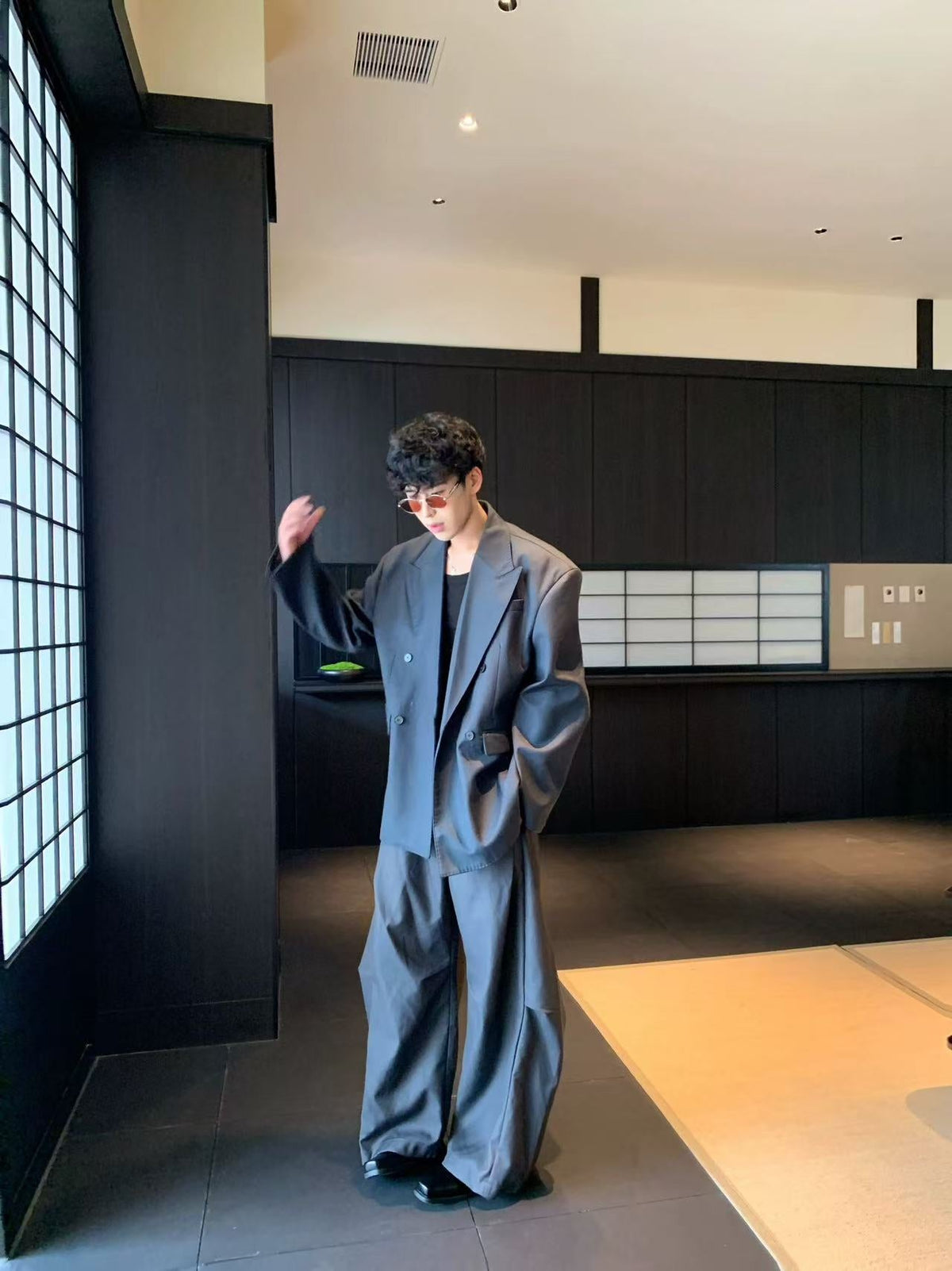 T1381 Men's suits