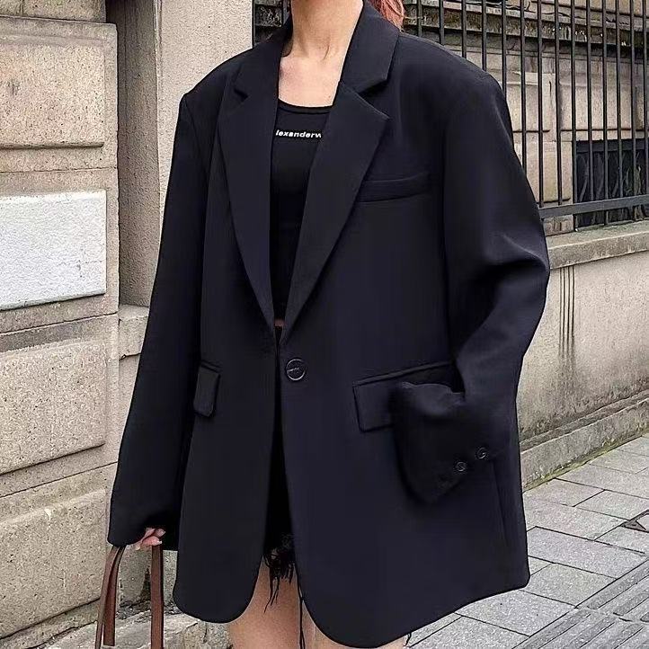 T1428  Women's suits