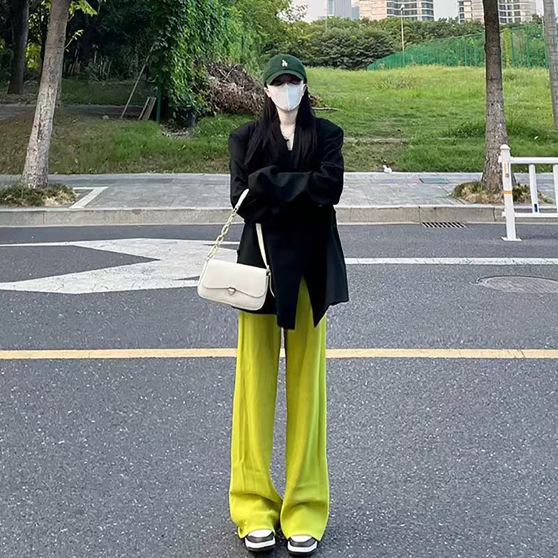 T1430  Women's suits
