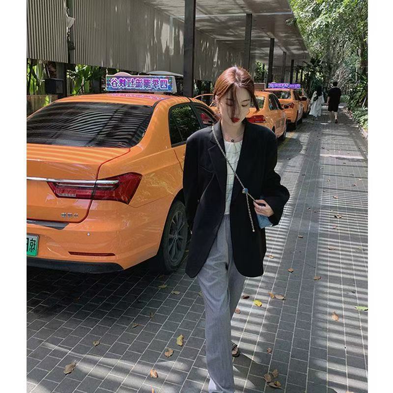 T1430  Women's suits