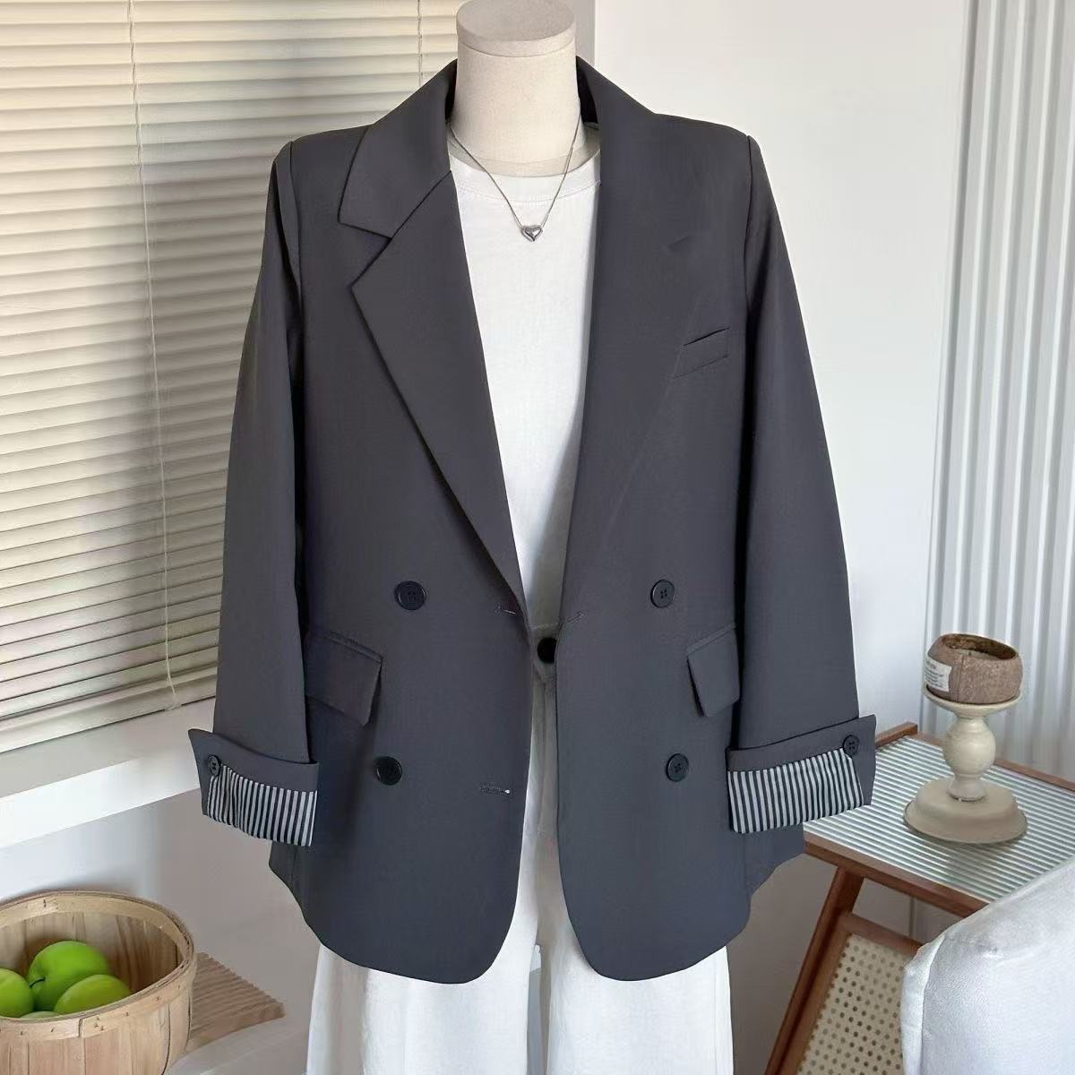 T1437  Men's suits