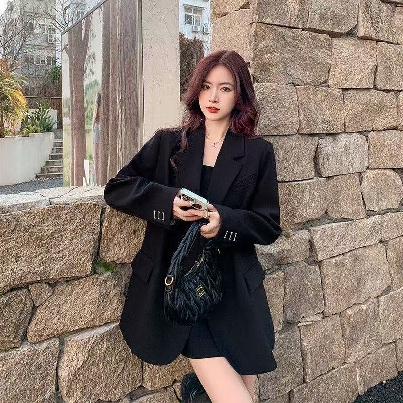 T1439 Women's suits