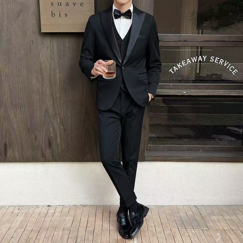 T1447  Men's suits