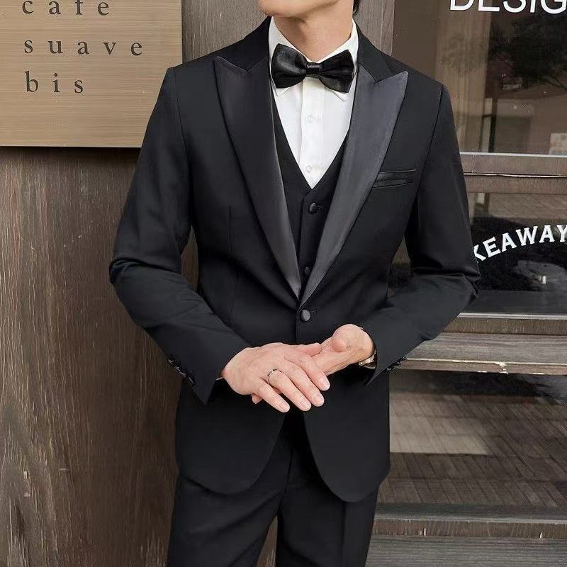 T1447  Men's suits