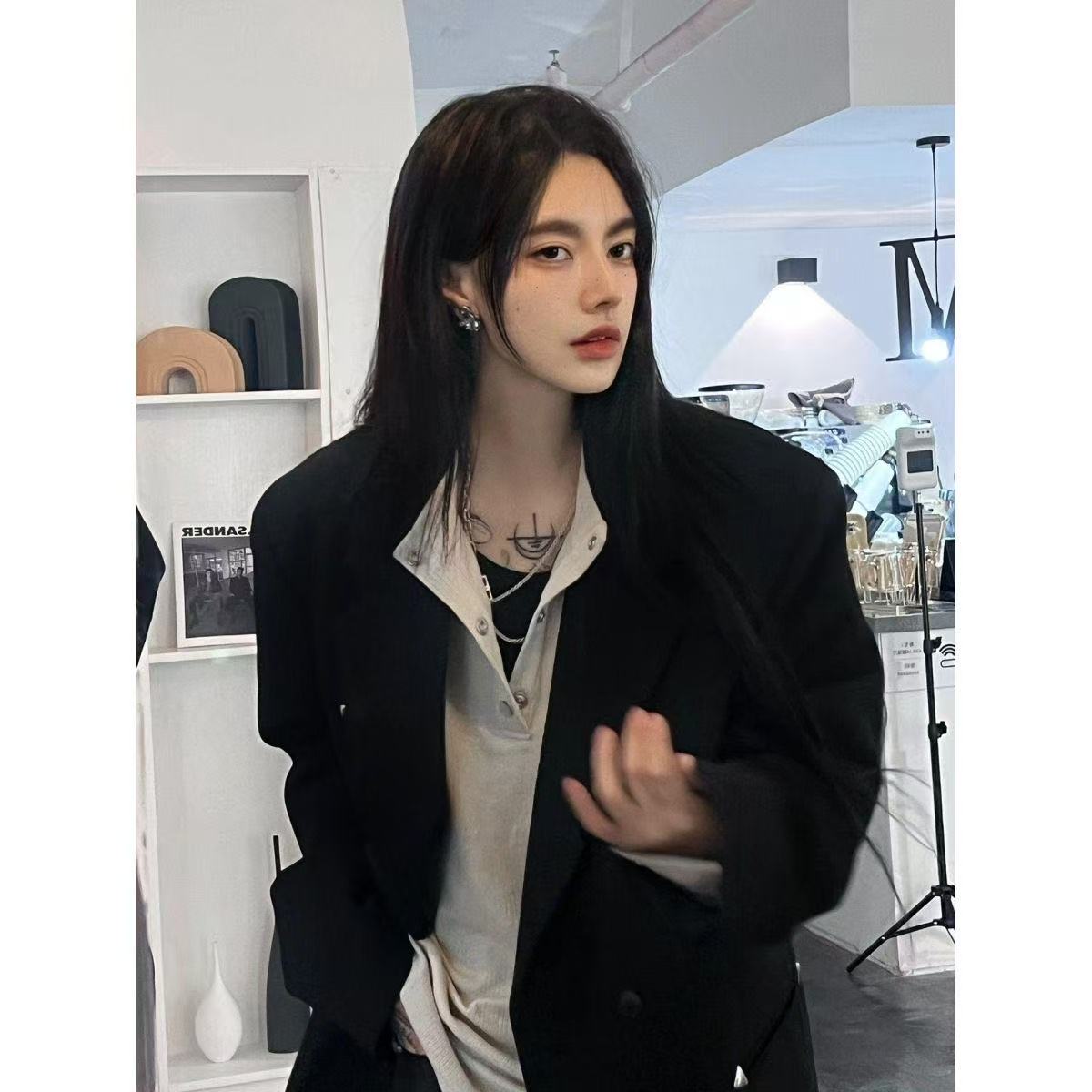 T1463 Women's suits