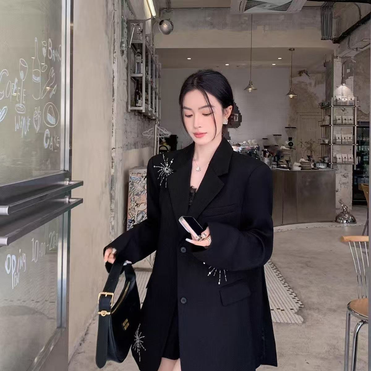 T1472 Women's suits