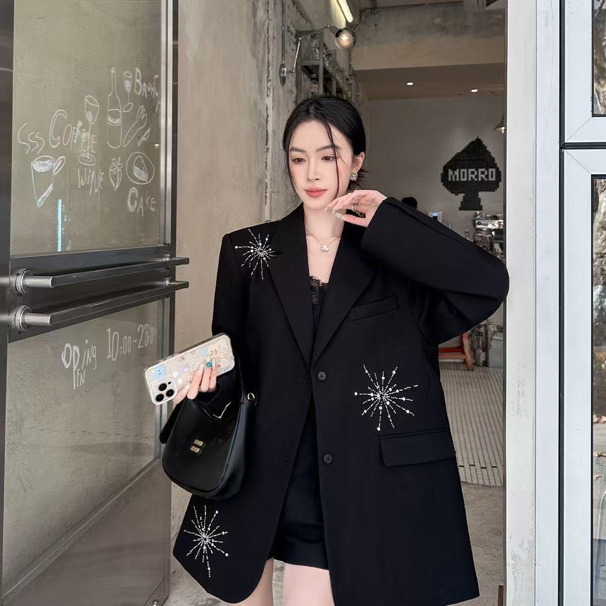T1472 Women's suits