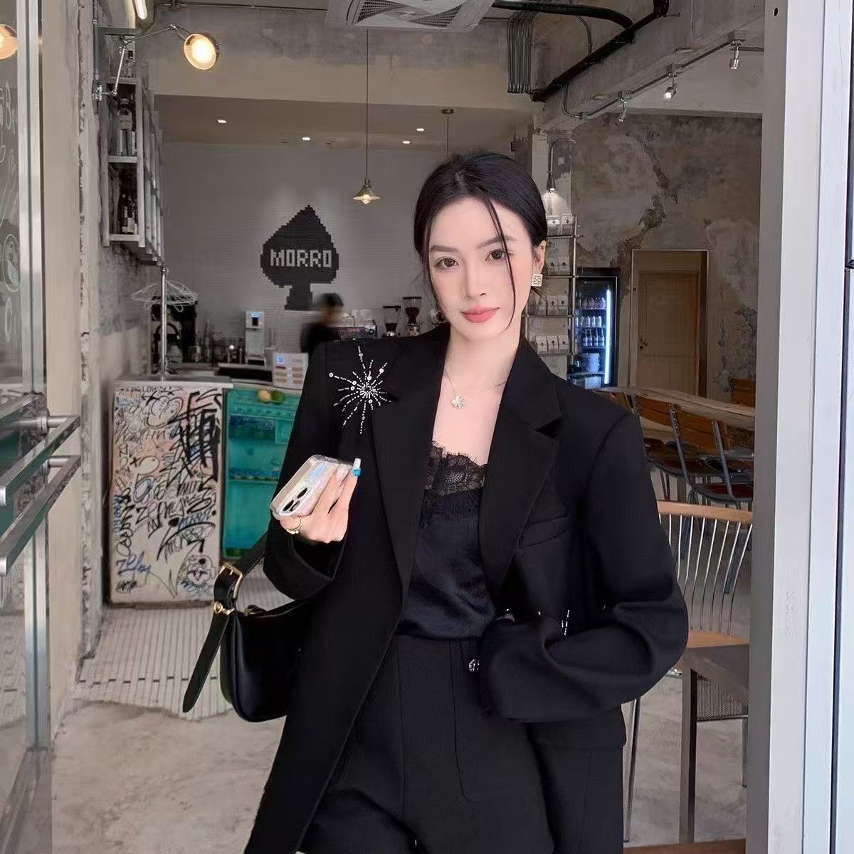 T1472 Women's suits