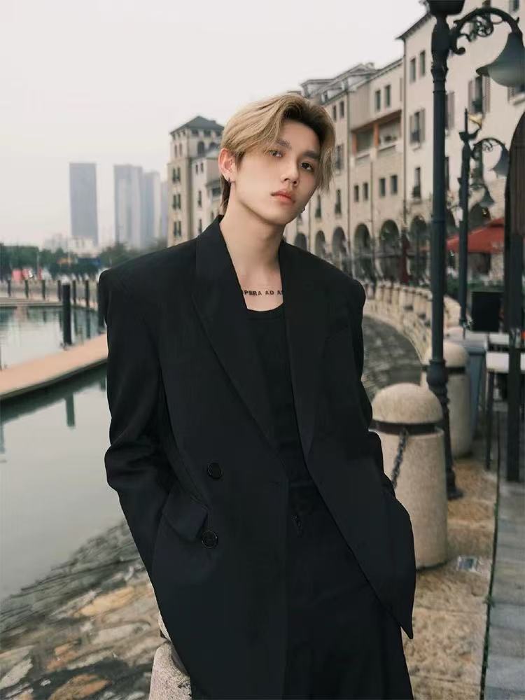 T1498 Men's suits