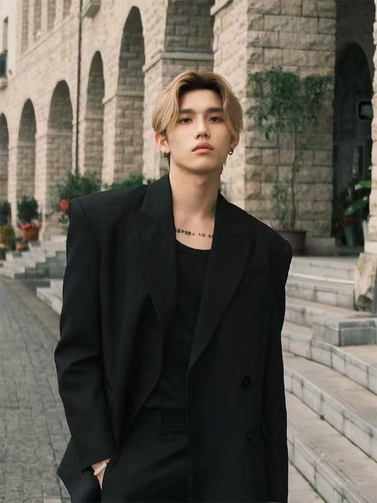 T1498 Men's suits