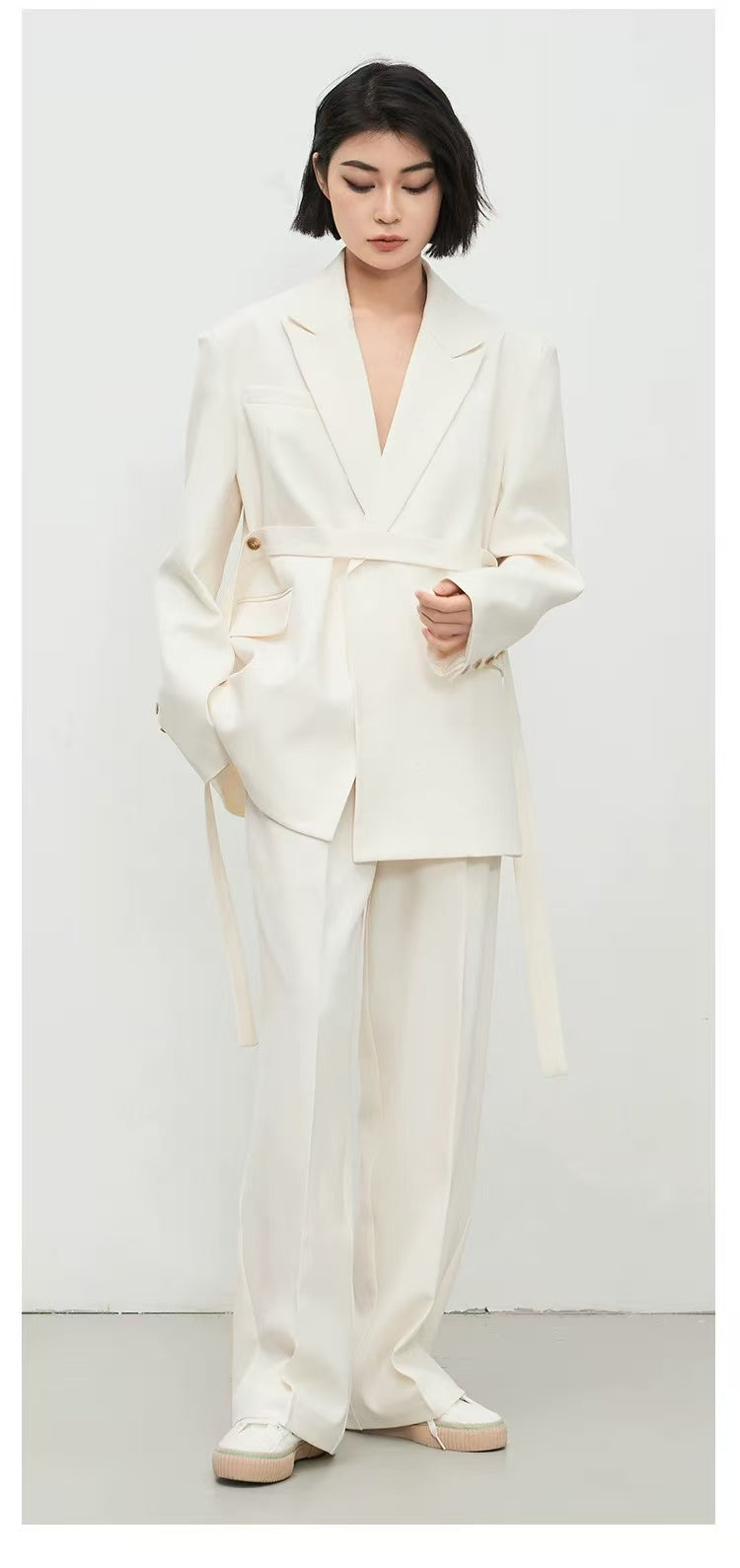 000 Women's suits